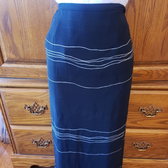 Josephine Chaus Maxi Skirt! - Picture 2 of 6